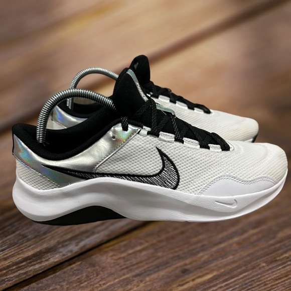 Women Nike Legend Essential 3 Next Nature Premium Training Sneakers, Size 11. - Picture 1 of 11